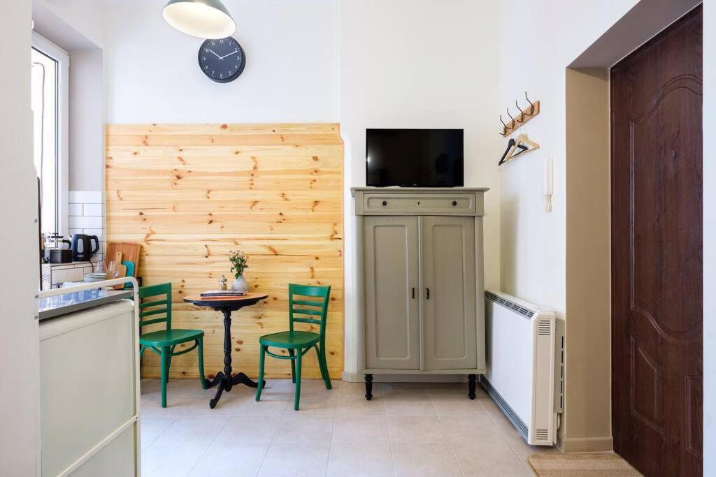 Small Folksy Kochanowskiego St Apartment Krakau